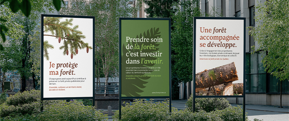 Mockup d'affiches urbaines extérieures – design graphique avec palette blanc, vert et marron, illustration de feuilles et photographies de troncs d'arbres et branches de sapin. Portfolio de l'agence créative ANCRE pour la campagne forêt privée du Québec